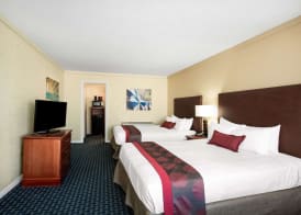 Ramada by Wyndham Virginia Beach 3
