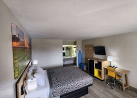 Days Inn Windcrest by Wyndham San Antonio 4