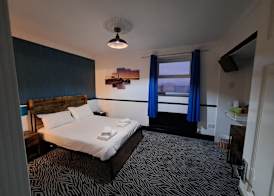 Boathouse Hotel 4