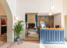 Hostellerie du Château des Fines Roches 2