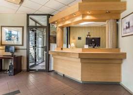 Quality Hotel & Suites 5