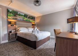 Riverside Hotel 3