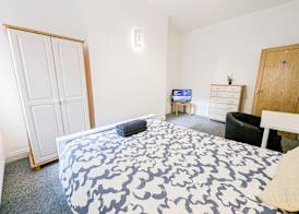 Central Southsea Guest House 4