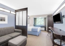 Microtel Inn & Suites Bath 4