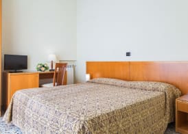 Hotel Holidays 4