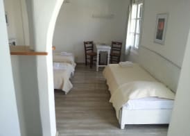 Studios & Suites Rania 4