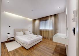Seven Floors 4