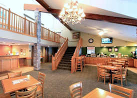 AmericInn by Wyndham Cedar Rapids Airport 4