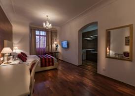 Little King Hotel U Malvaze 4