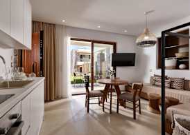 Volta Suites and Villas 3