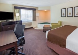 AmericInn by Wyndham Rhinelander 3