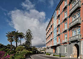 De Bonart Naples, Curio Collection By Hilton 2