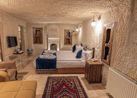 Elegance Cave Suites & Restaurant 4