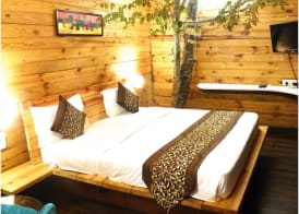 Treehouse Resort 2