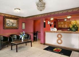 Super 8 by Wyndham New Castle 4