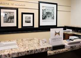 Hampton Inn Dickson 2