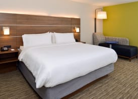 Holiday Inn Express & Suites OTTUMWA by IHG 3