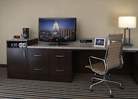 The Madison Concourse Hotel 5