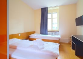 easyHotel Basel - self service and self check-in 5