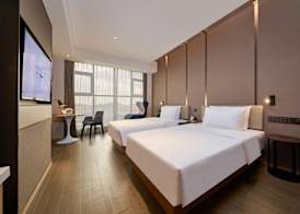Howard Johnson By Wyndham Club Hotel Songshan Lake Dongguan 2