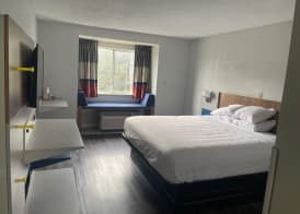 Microtel Inn by Wyndham Atlanta Airport 5