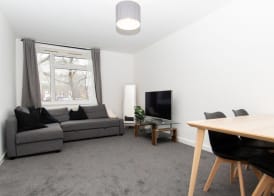 Stunning 1-bed Entire Apartment in Teddington 5