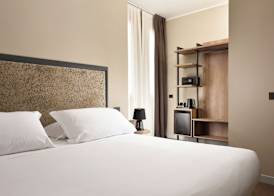 Essence Hotel 5
