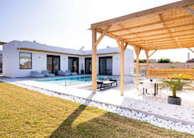 Sardines Luxury Villas 3