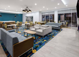 La Quinta Inn & Suites by Wyndham Locust Grove 4