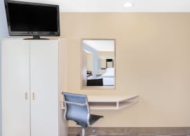 Microtel Inn and Suites Clear Lake 5