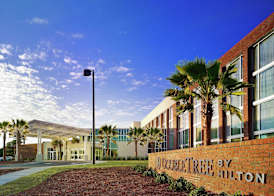 DoubleTree Hotel & Suites Charleston Airport 5