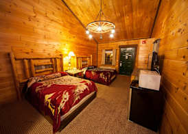 Log Cabin Lodge & Suites 2