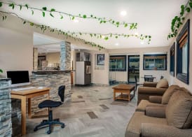 Super 8 by Wyndham Fort Madison 3