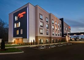 Hampton Inn Pleasant View 3