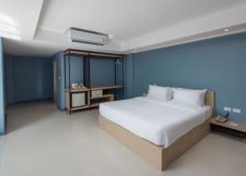 Nora LakeView 5