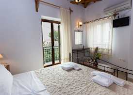 Pleiades seaside residences in Mani 3