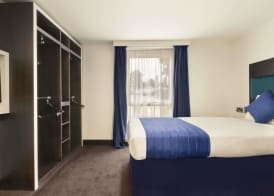 Ramada by Wyndham Oxford 4