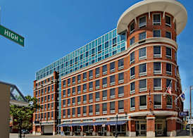 Hampton Inn & Suites Columbus-Downtown 2