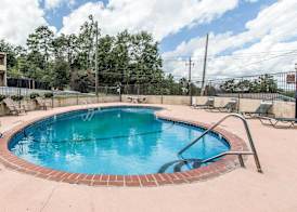Econo Lodge Macon 5