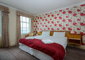 Russell Hotel 4