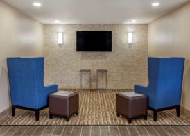 Comfort Inn & Suites Spring Lake - Fayetteville near Fort Bragg 2