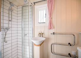 Thyme Shepherds Hut Boundary Farm, Framlingham 5