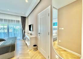Exclusive Hotel 3