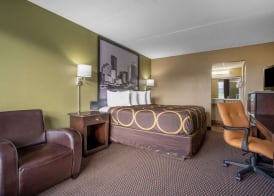Super 8 by Wyndham Perrysburg-Toledo 4