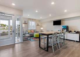 WoodSpring Suites Tamarac 5