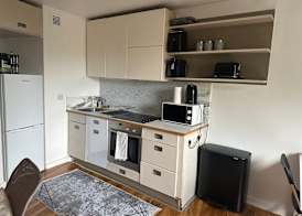 1br-4guests-pool-gym-parking-neargreenwich 5