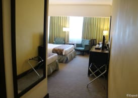 Days Hotel by Wyndham Iloilo 5