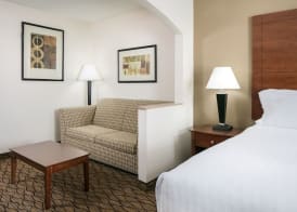 Holiday Inn Express & Suites CLINTON by IHG 5