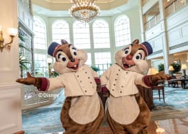 Hong Kong Disneyland Hotel 3