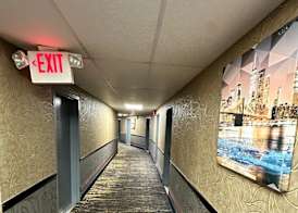 Town House Inn and Suites 2